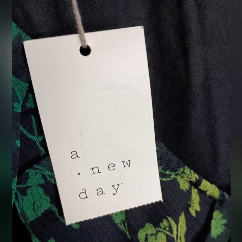 NWT A New Day Long Sleeve Ruched Front Bodycon Dress in Green Ombre Floral - Picture 5 of 9